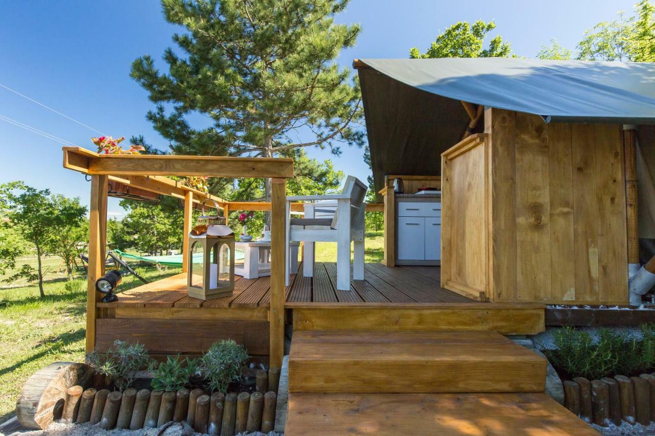Kamp Romantik - Glamping ラビン エクステリア 写真